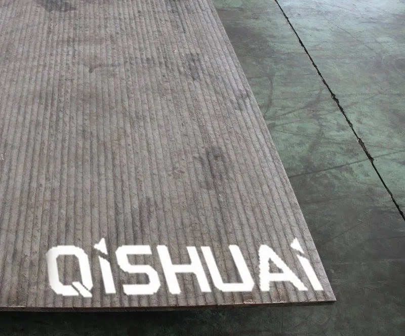 Chromium carbide overlay plates